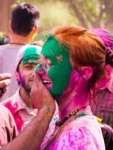 Holi1